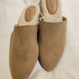 Universal Thread Tan Suede Mules